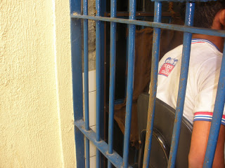 Feira de Santana – aluno detido pele PM, nega ter usado a arma do pai durante assalto