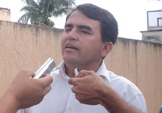 Prefeito Almir de Maciel pede agilidade nas investigações da morte do suplente de vereador