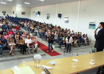 Kau Mascarenhas abre o ciclo de palestras do 1º Congresso de Educação do Território do Sisal