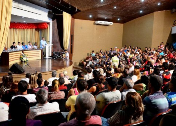 Coité: prefeito apresenta três importantes projetos na abertura da Conferência das Cidades