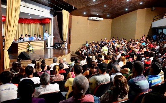 Coité: prefeito apresenta três importantes projetos na abertura da Conferência das Cidades