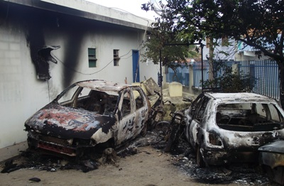 Incêndio na Delegacia de Polícia Civil destrói veículos e assusta moradores