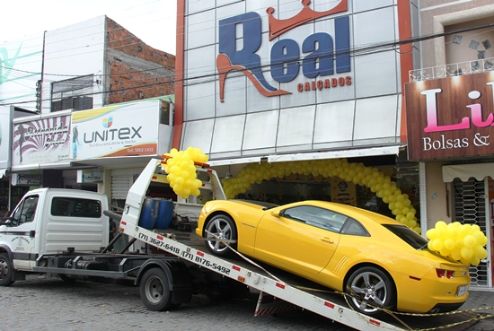 Real Calçados apresenta o ‘cobiçado’ Camaro amarelo em Conceição do Coité