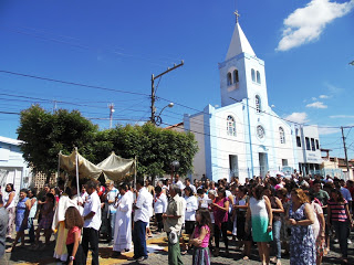 Mairi – celebração de missa e procissão marcaram o dia de Corpus Christi na cidade