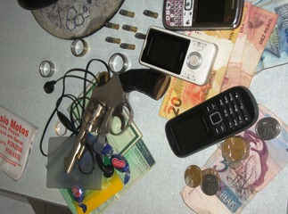 Em menos de 72 horas PM de Coité prende dois jovens com arma de fogo