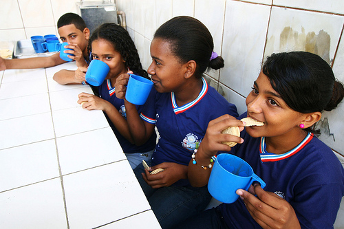 Alimentação escolar da BA é referência para combate à fome no mundo, diz governo