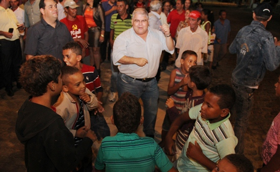 Política – Poucas e boas na visita de Lúcio ao território do sisal