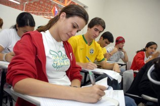 Candidatos a bolsas do ProUni devem comprovar dados