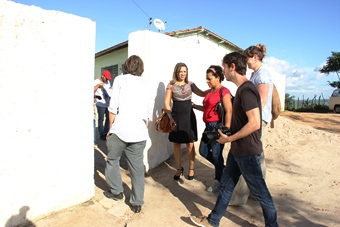 Equipe de fotógrafos austríacos visita escolas da zona rural de Coité para conhecer projeto financiado pelo ICEP