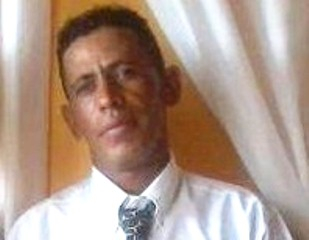 Motociclista morre após colidir com poste em Queimadas