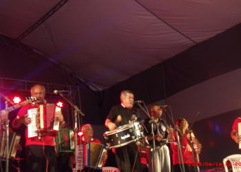 Arraiá do Cajueiro leva alegria em São João antecipado