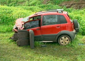 Motorista invade contramão ao perder os sentidos e deixa cinco feridos