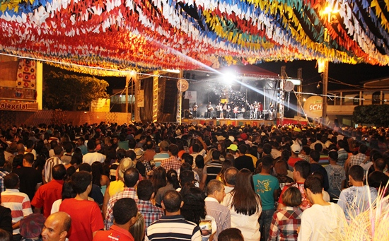 Adelmário Coelho balançou a multidão no São João de Valente