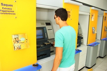 Clientes do Banco do Brasil de Coité saem frustrados com a falta de dinheiro nos terminais