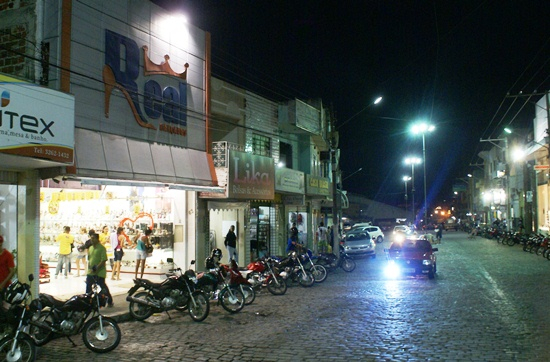 Comércio coiteense aposta no aquecimento das vendas no dia dos namorados