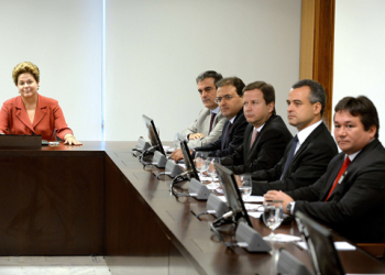OAB diz que Dilma desistiu de assembleia constituinte que faria reforma política mais ampla