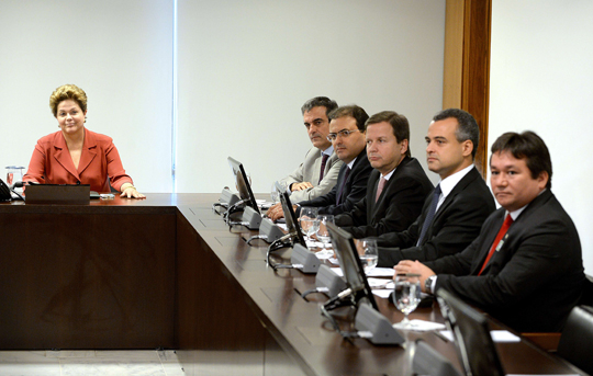 OAB diz que Dilma desistiu de assembleia constituinte que faria reforma política mais ampla