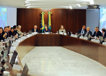 Dilma propõe Constituinte exclusiva para reforma política