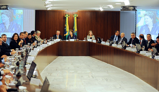 Dilma propõe Constituinte exclusiva para reforma política