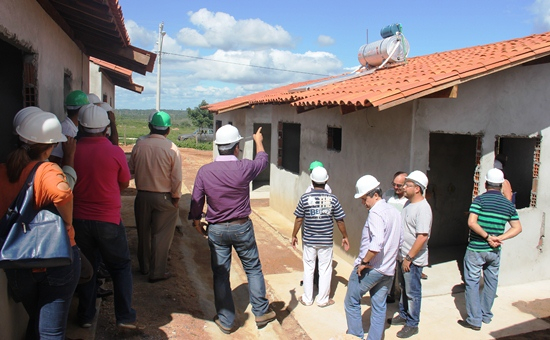 Novas casas do Conjunto Habitacional Cidade Jardim terão aquecedores nos reservatórios dos banheiros