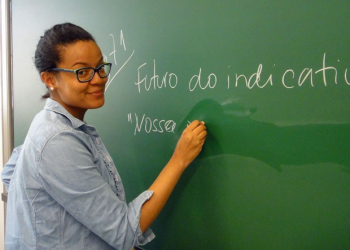 Baiana formada na UFBA ensina na Finlândia, país nº 1 no ranking mundial de educação