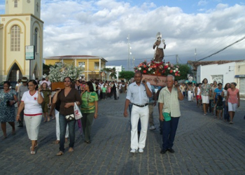 Queimadas: Missa e procissão encerram festejos em louvor a Santo Antônio