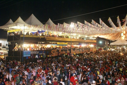Riachão do Jacuípe: festejos juninos começam nesta quarta-feira,19