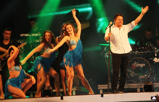 Show de Leonardo atrai cerca de 40 mil pessoas a Riachão do Jacuípe