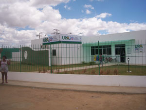 Mulher e recém-nascido são atropelados em estrada de chão na cidade