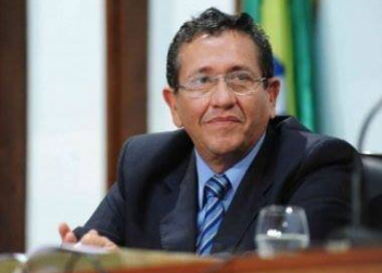 TCM mantém condenação e Luiz Caetano terá que ressarcir R$ 737 mil aos cofres públicos