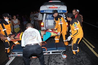 Colisão entre moto e bicicleta deixa dois gravemente feridos em Conceição do Coité