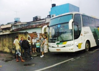 Ônibus da São Luiz e São Geraldo são assaltados na madrugada deste sábado