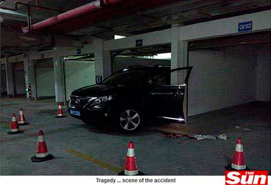 Chinesa tenta estacionar carro, mata marido e acaba causando a própria morte