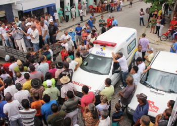 Prefeito entrega dois veículos novos à população de Salgadália