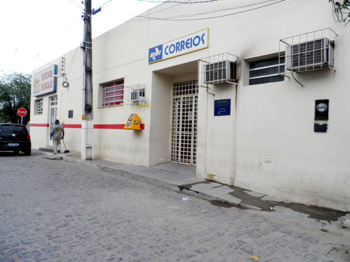 Bando assalta Agência dos Correios de Cansanção