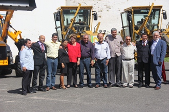 A prefeita Benvinda esteve com a presidenta Dilma em Salvador no mês de Julho recebendo máquinas.