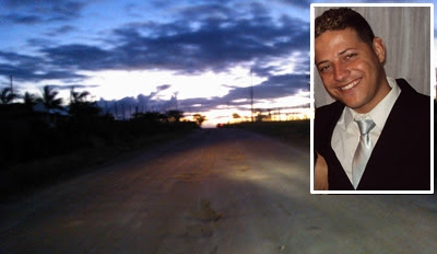 Jovem morre após bater moto em fundo de carro em Barrocas