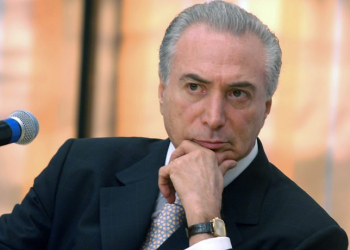 Temer volta atrás e diz que governo ainda quer reforma política para 2014