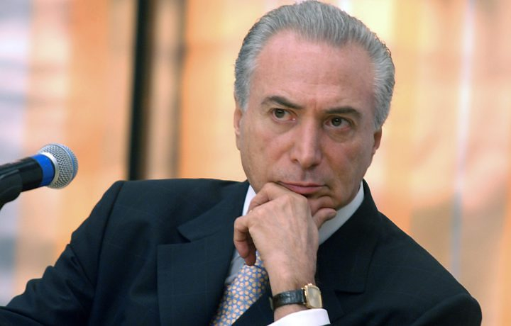 Temer volta atrás e diz que governo ainda quer reforma política para 2014