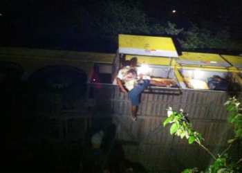 Ônibus da Itapemirim tomba e deixa vários feridos próximo a Conceição do Jacuípe