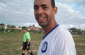 Retirolândia: atacante Ró marca três gols e coloca Gama na semifinal