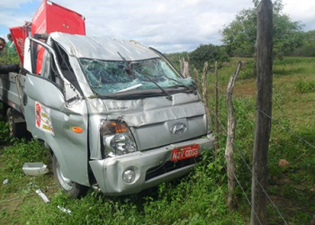 Motorista perde controle e capota veículo na BA 411,entre Ichu e Candeal