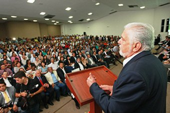 Inclusão de 264 municípios baianos como prioritários no Programa Mais Médicos aliviará caixa das prefeituras, diz Wagner