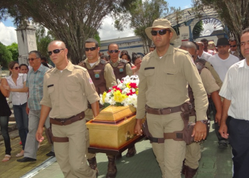 Policial que cometeu suicídio é enterrado em Feira de Santana