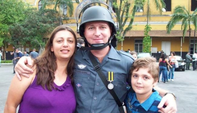 Polícia investiga se filho de 13 anos matou pais PMs e depois se suicidou em SP