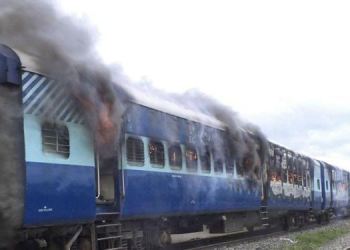 Índia: Condutor de trem é morto após atropelar e matar pelo menos 37 peregrinos