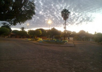 Riachão das Neves: Bandidos trancam viatura da PM em pátio antes de roubar caixa eletrônico