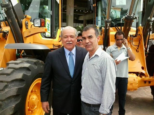 Prefeitura de Coité recebe pá-carregadeira do Governo Federal