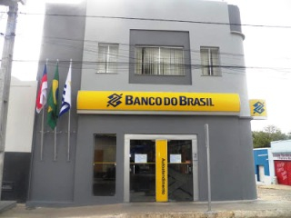 Quadrilha assalta dois bancos ao mesmo tempo em Saúde