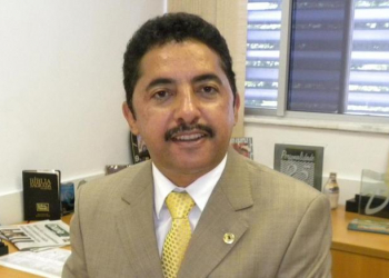 Deputado Roberto Carlos é acusado de formação de quadrilha, lavagem de dinheiro e mais dois crimes